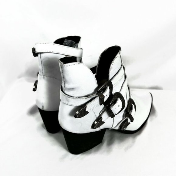 Musse and Cloud Women's Boots Booti Size 8 Western Buckes Bride Made in Spain - Picture 2 of 7